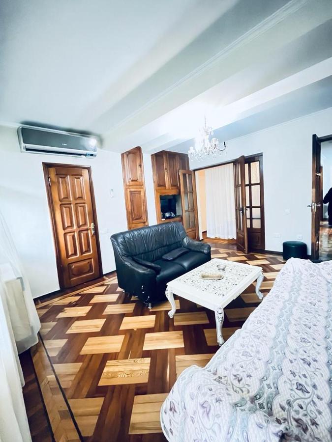 Apartment Haidar Abashidze Batumi Eksteriør bilde